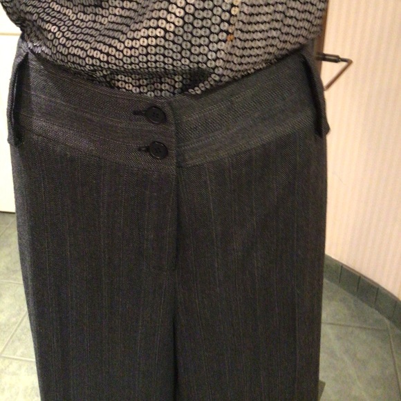 ⬇️Price Dropped ⬇️NWOT Grey striped pants - Picture 3 of 3